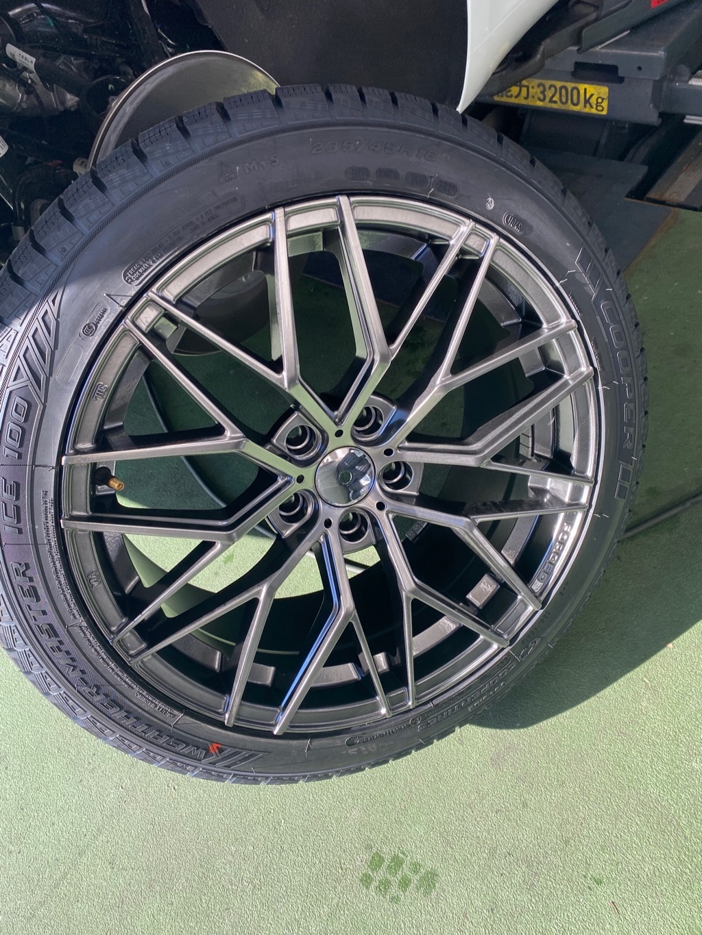 【新品未使用】テスラ モデル3 純正 ホイール&スタッドレス&空気圧センサー テスラモデル3にTPMSセンサー無しで社外品ホイールとスタッドレス